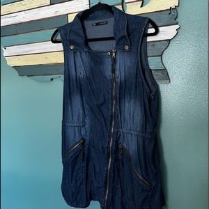 Jean Vest